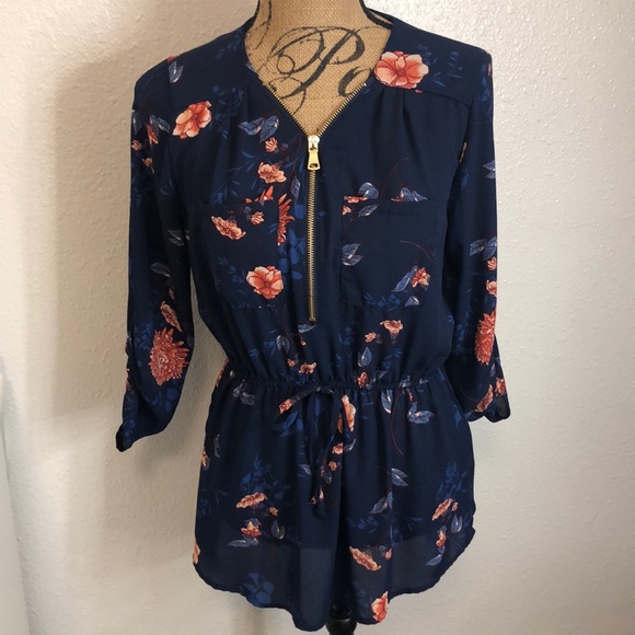 Justify Tunic Blouse - Picture 1 of 3